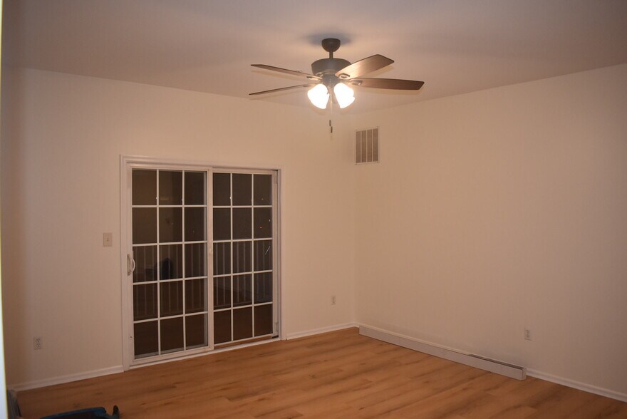 Building Photo - 815 Dominick Ct