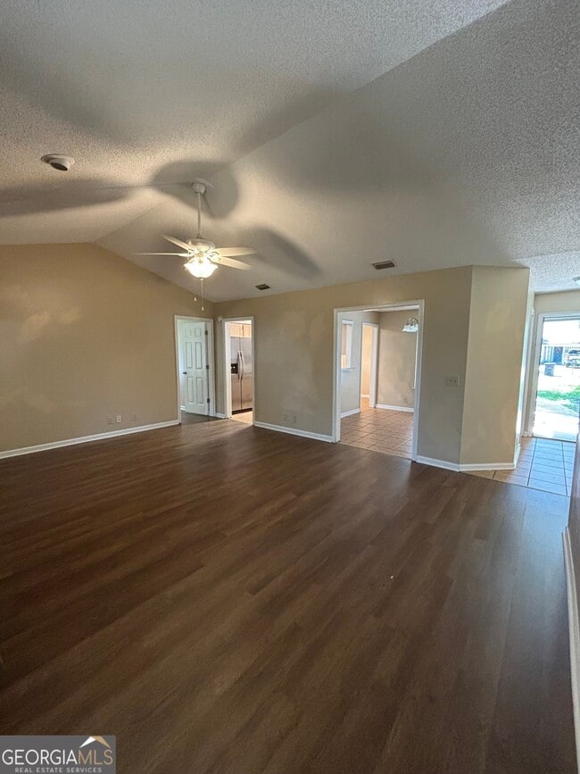 Building Photo - 107 Elliott Way