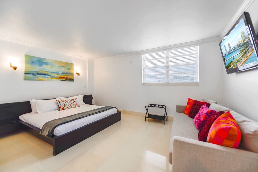 Building Photo - 3901 S Ocean Dr