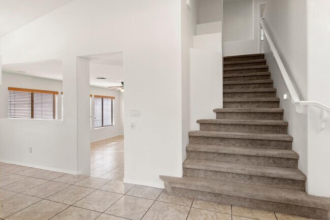 Building Photo - 3297 E Warbler Rd