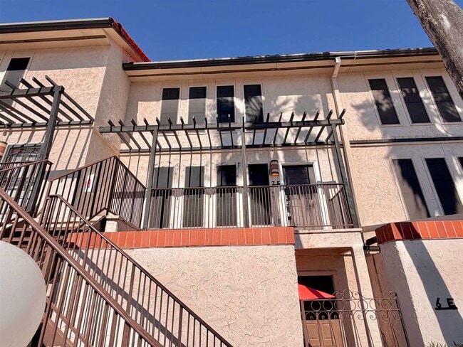 Building Photo - 101 W Del Mar Blvd