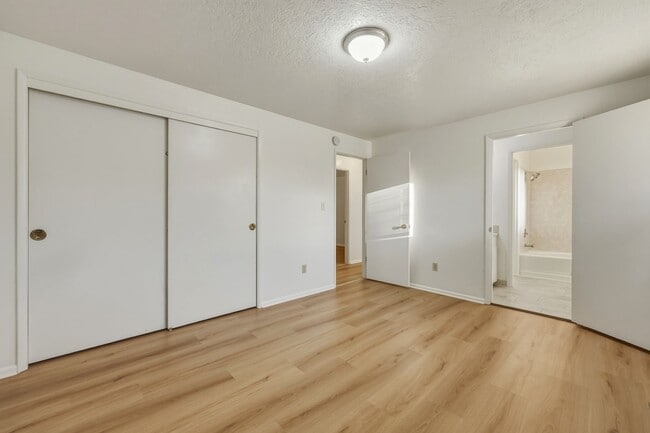 Building Photo - MOVE IN READY NOW! 3 bedrooms, 1.5 baths 1 car garage. Easy JBLM commute! North Thurston School D...
