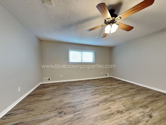 Building Photo - 4915 Chilton Dr
