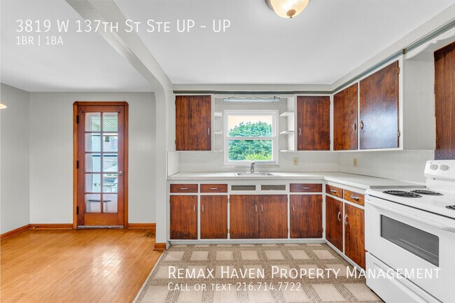Building Photo - 3819 W 137th St