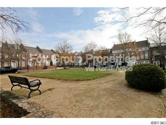 Building Photo - 12129 Memory Ln