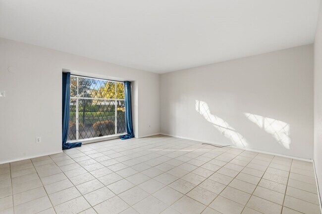 Building Photo - 6422 Burgoyne Rd