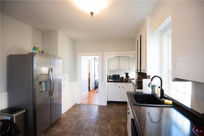 Building Photo - 21 Congdon Ave