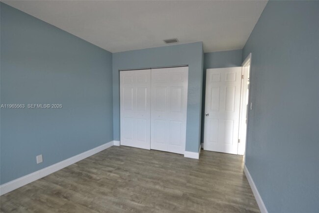 Building Photo - 5040 SW 13th St