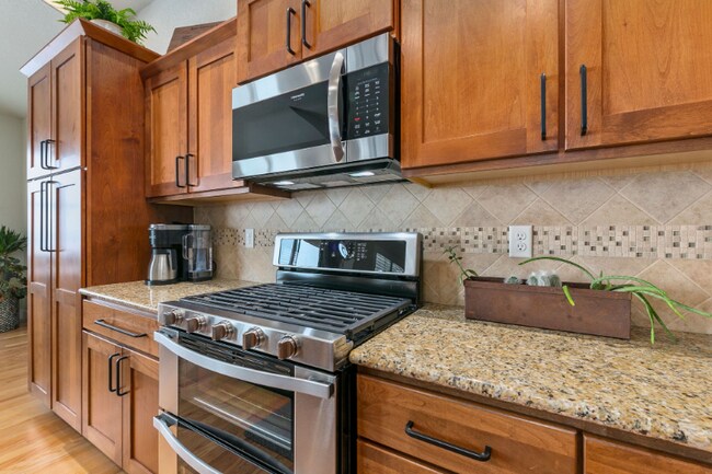 Building Photo - 1061 Mount Columbia Dr