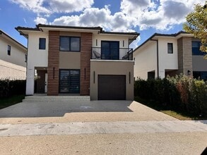 Building Photo - 1167 NW 2nd Ter