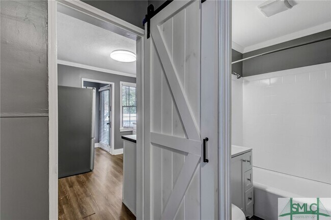 Building Photo - 414 E 58th St