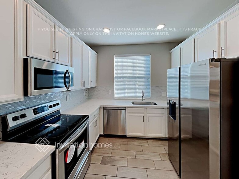 Building Photo - 4132 E Pony Ln