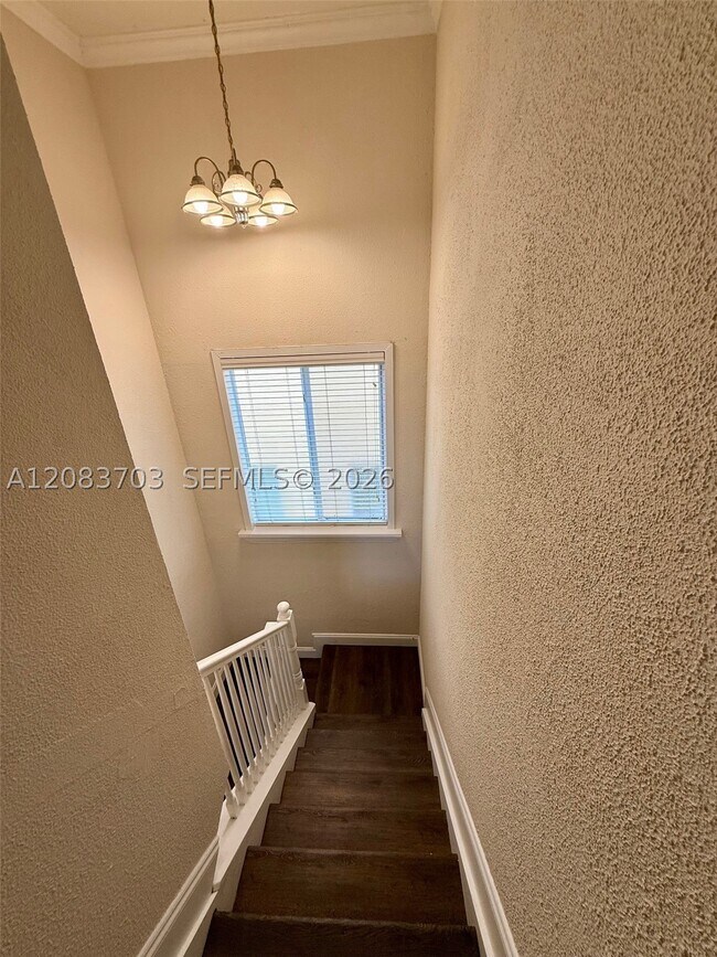 Building Photo - 2601 NE 41st Cir