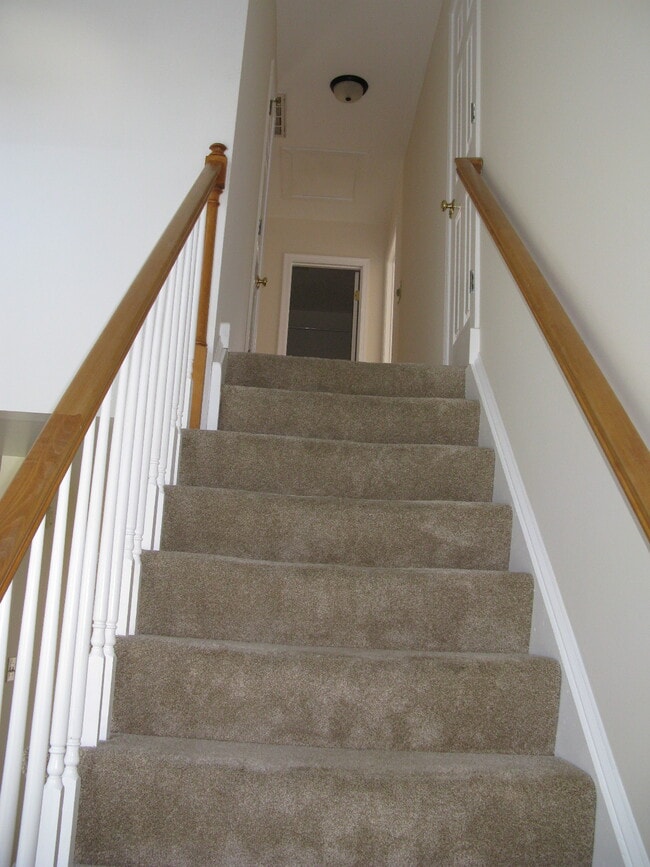 Building Photo - 8100 Cypresstree Ln