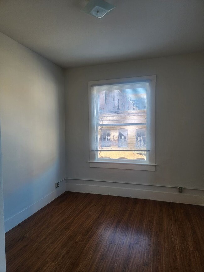 Building Photo - 27 St Louis Alley