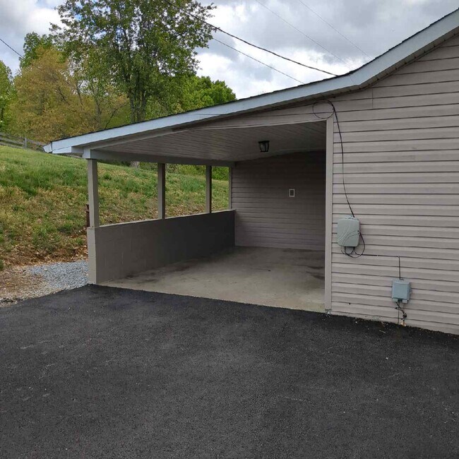 Building Photo - 1510 Dutch Creek Rd