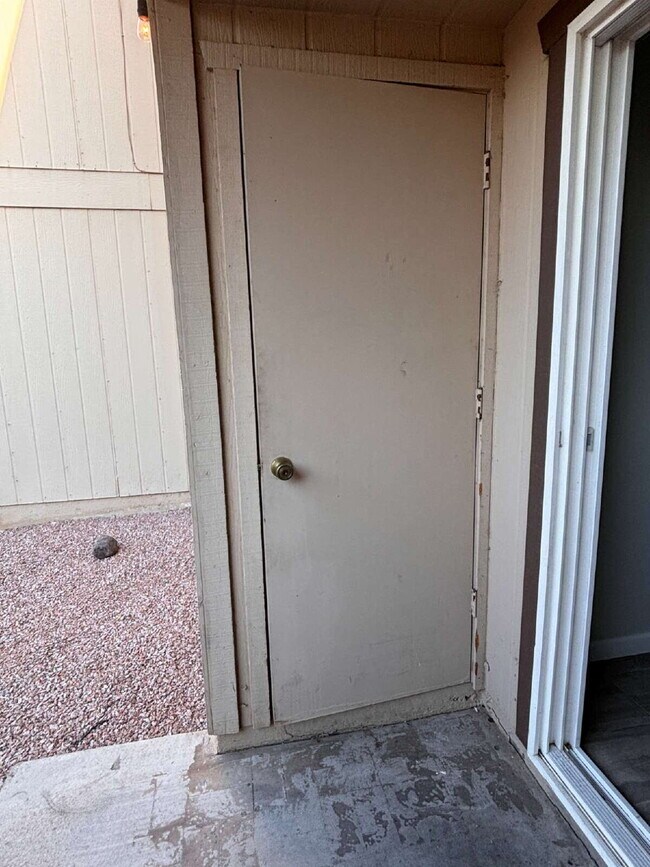 Building Photo - Coming Soon! Old Town Scottsdale Townhouse...