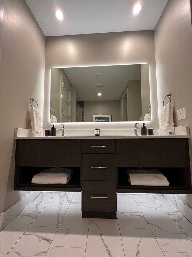 Building Photo - 462 Black Bull Trl