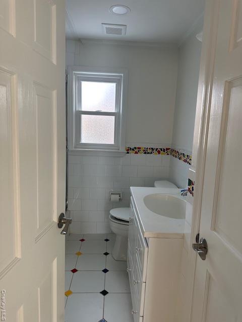 Building Photo - 106 Bregman Ave