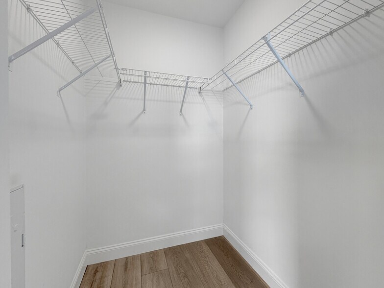 Building Photo - 220 Winthrop St