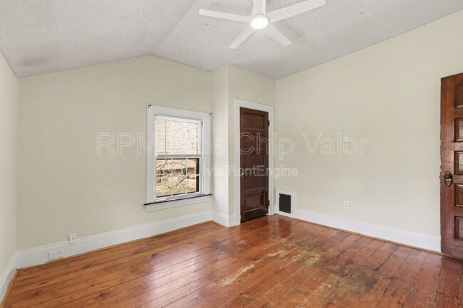 Building Photo - 2220 Salvador St