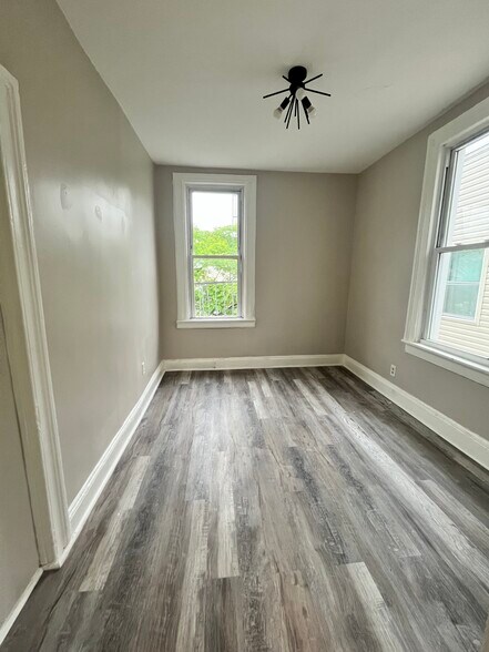 Unit 4 - 6 Jordan Ave