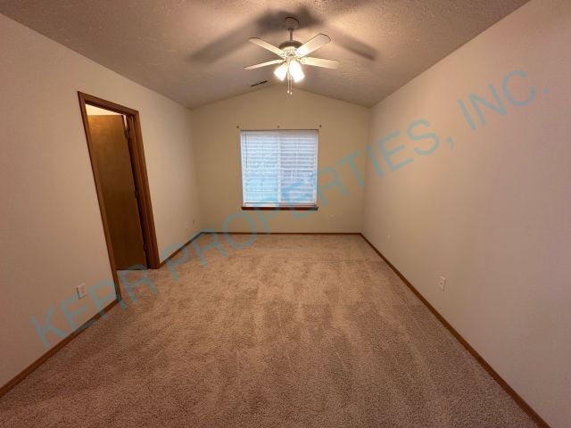 Building Photo - 1594 NE Cleveland Ave