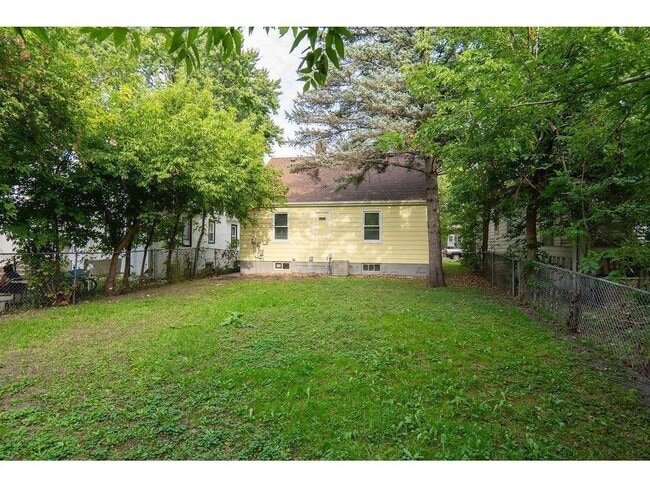 Building Photo - 3507 N Logan Ave