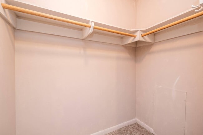 Building Photo - 6979 Pebble Creek Woods Dr