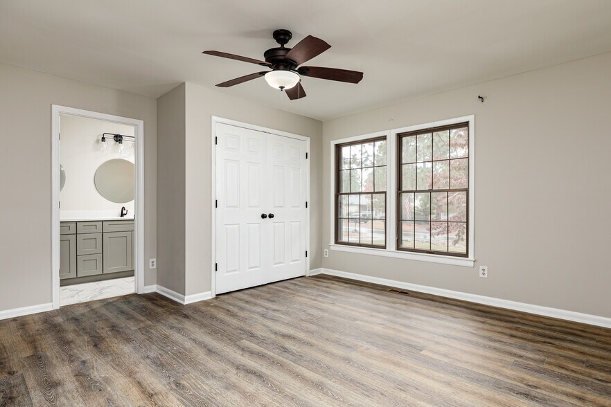 Building Photo - 1635 Longleaf Dr E