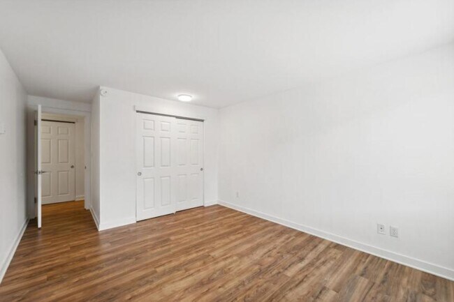 Building Photo - 1 bedroom in Seattle WA 98115