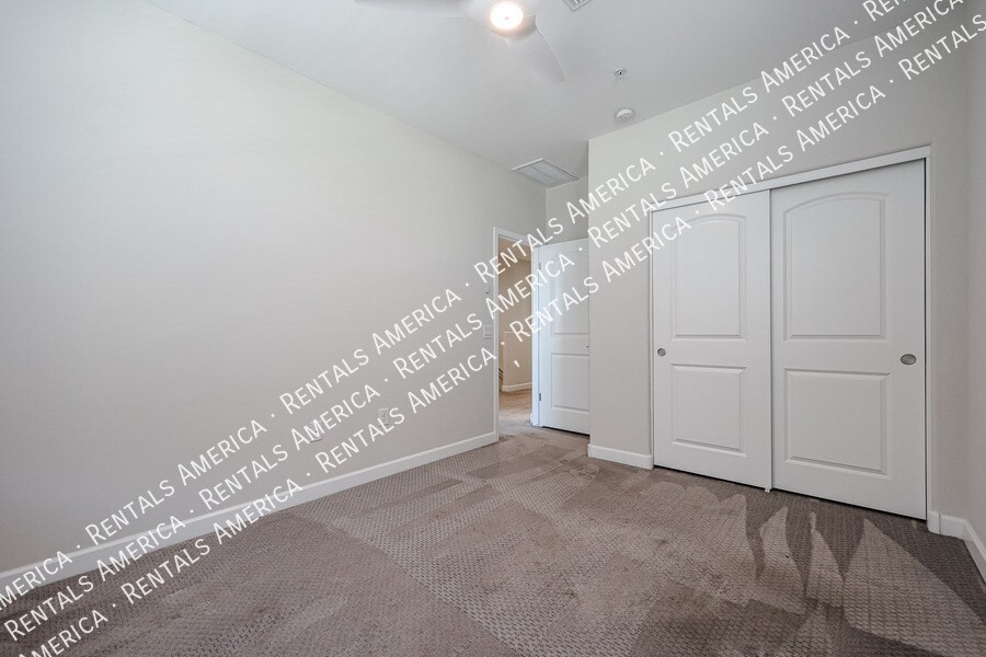 Building Photo - 1255 N Arizona Ave