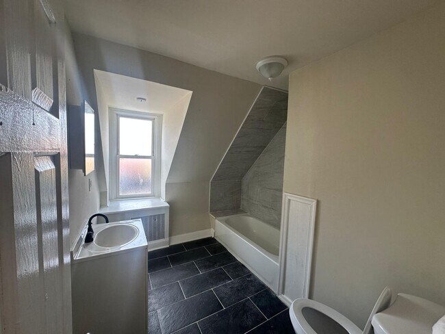 Building Photo - BRAND NEW 2 BED 1 BATH APARTMENT FOR RENT.