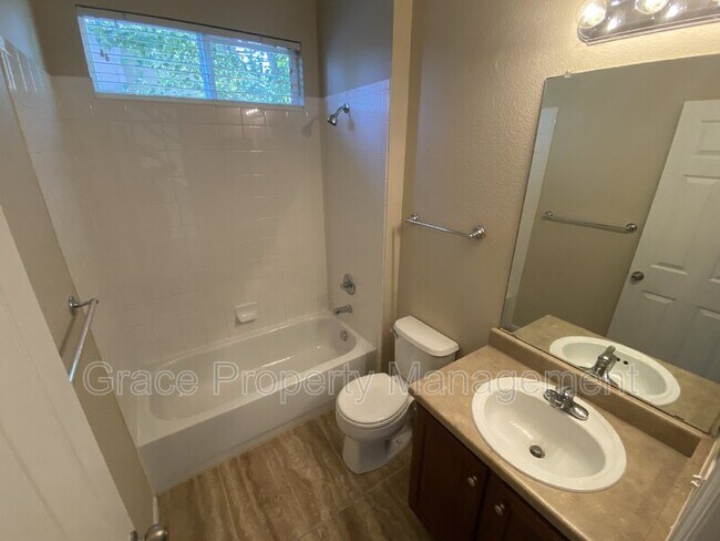 Building Photo - 10255 Ventura St