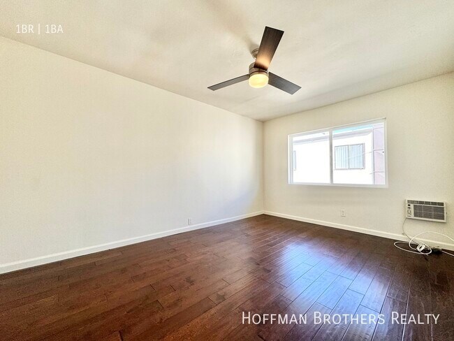 Building Photo - 8229 De Longpre Ave