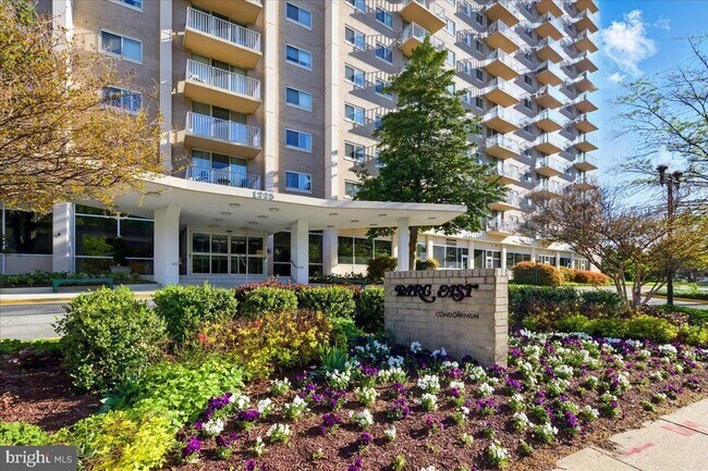 Building Photo - 1225 Martha Custis Dr