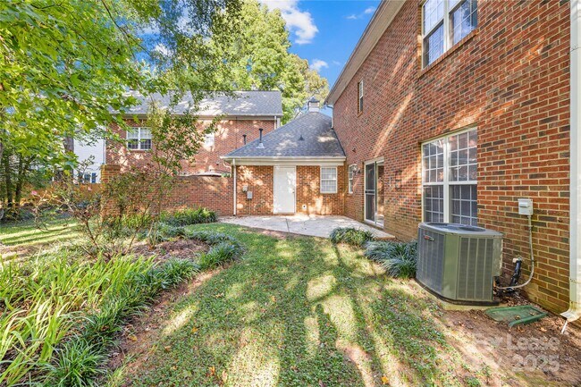 Building Photo - 4528 McKee Rd
