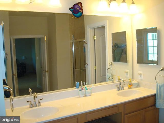 Building Photo - 2341 Brittany Parc Dr