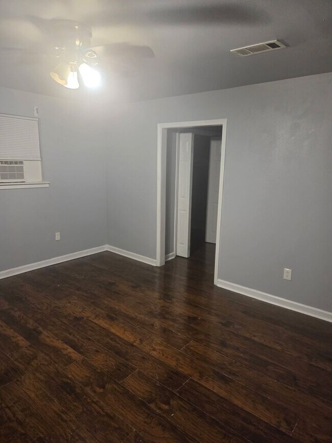 Building Photo - 786 Burbridge St