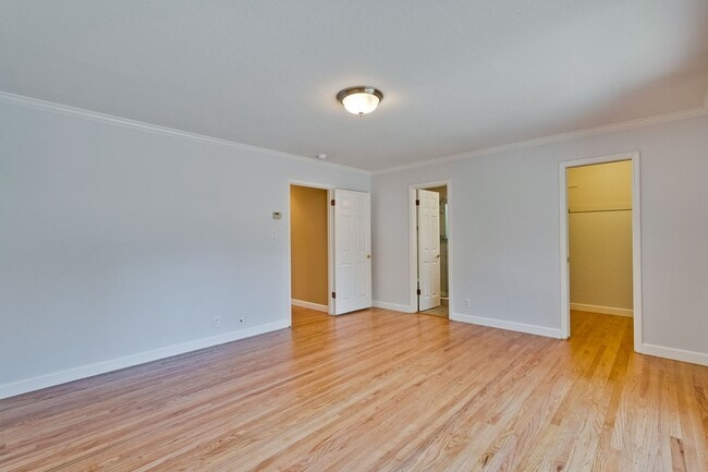 Building Photo - Excellent 3 Bedroom 2 Bath In A Great Neig...