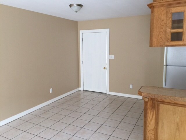 Building Photo - 1604 E Quail St