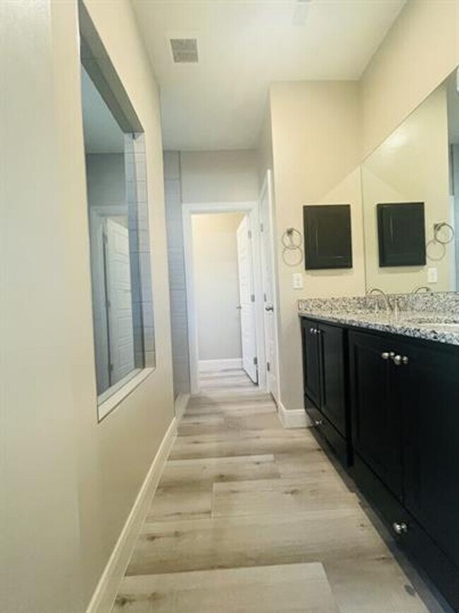 Building Photo - 789 W Scarlet Hill Dr