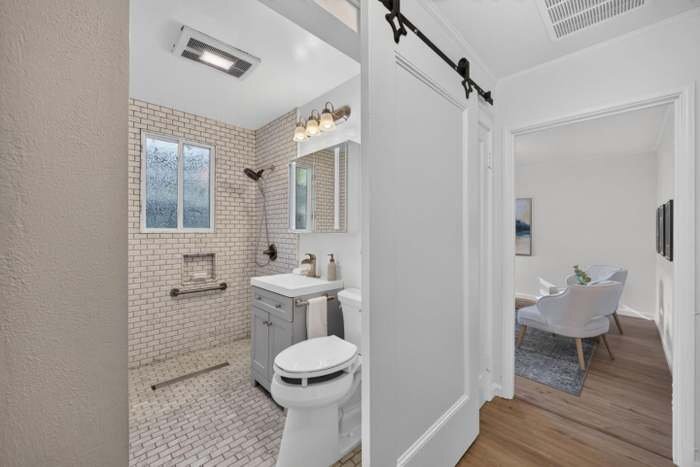 Building Photo - 333 Madrone St