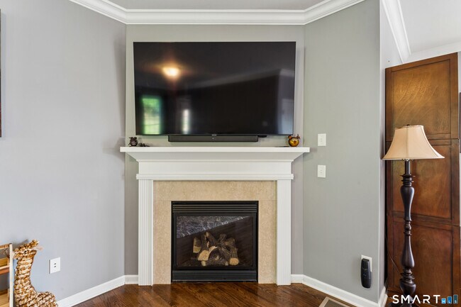 Building Photo - 181 Marthas Way