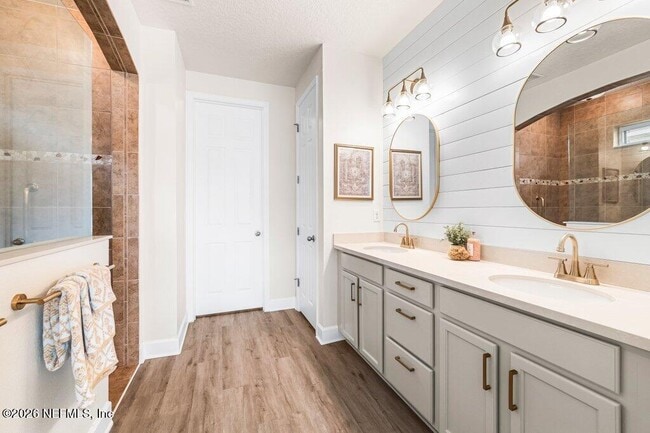 Building Photo - 131 Paradise Valley Dr