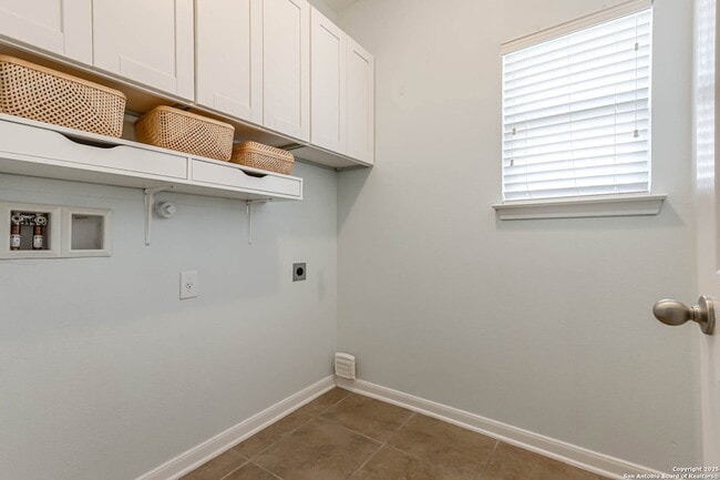 Building Photo - 3319 Brooktree Ct