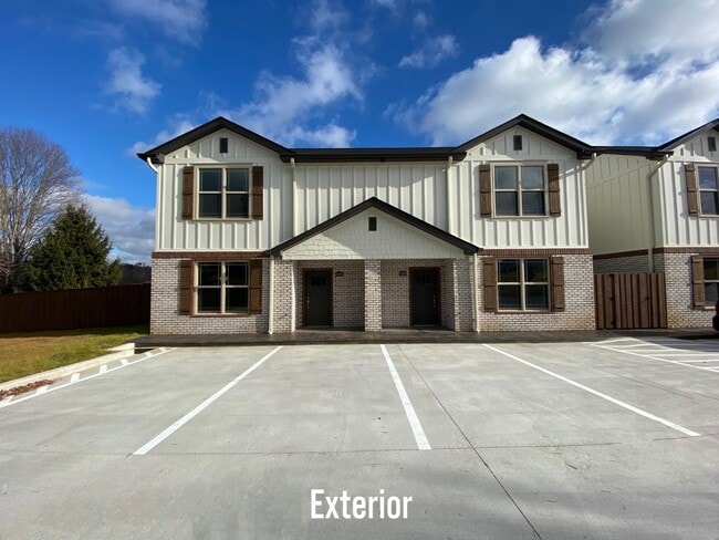 Building Photo - 5200 Cub Cir