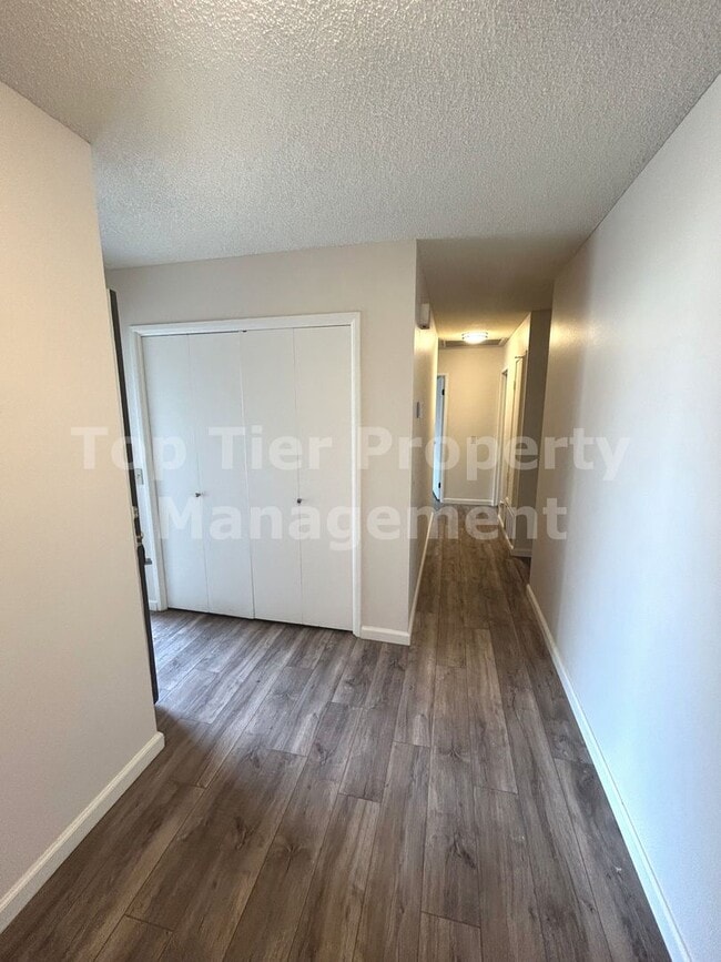 Building Photo - Beautiful 4 Bed/2 Bath House in Central Oceanside - Available NOW***