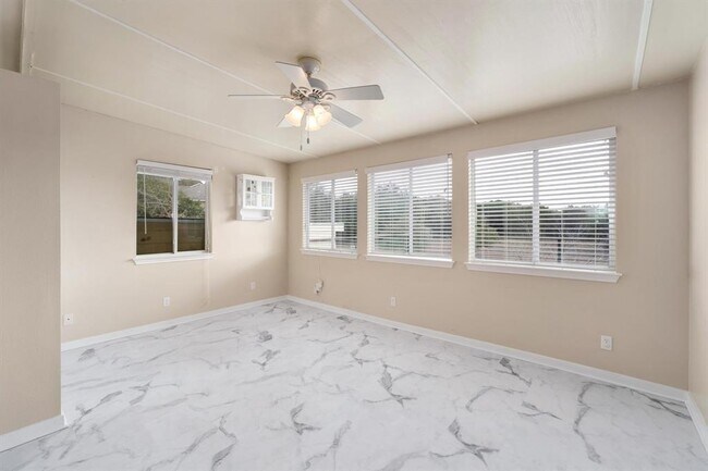 Building Photo - 1021 Westland Ridge Rd