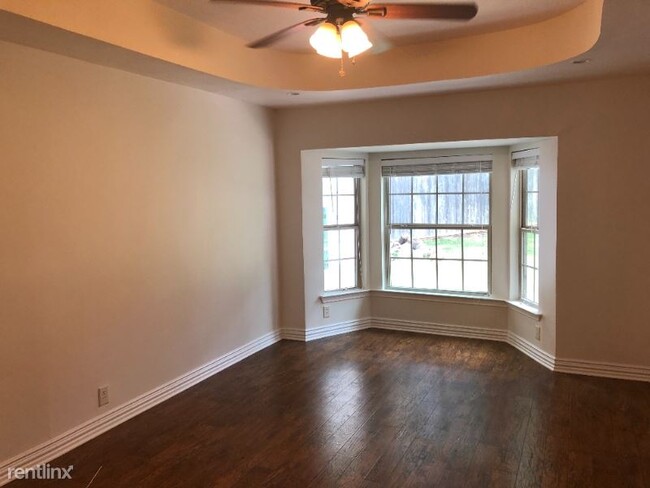 Building Photo - 5 br, 3 bath House - 2913 Pacific Ct